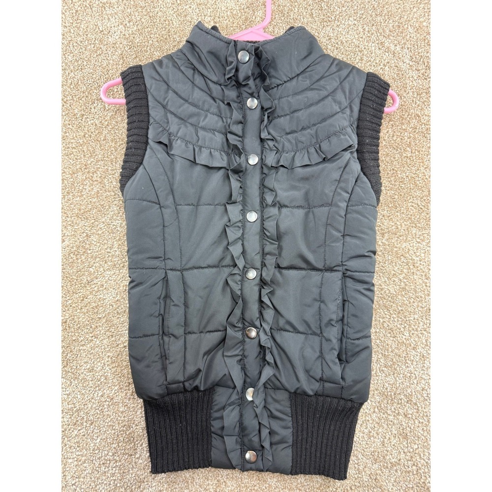 Daytrip Womens Black Ruffle Puffer Vest Ribbed Small Goth Layering Edgy Outdoors